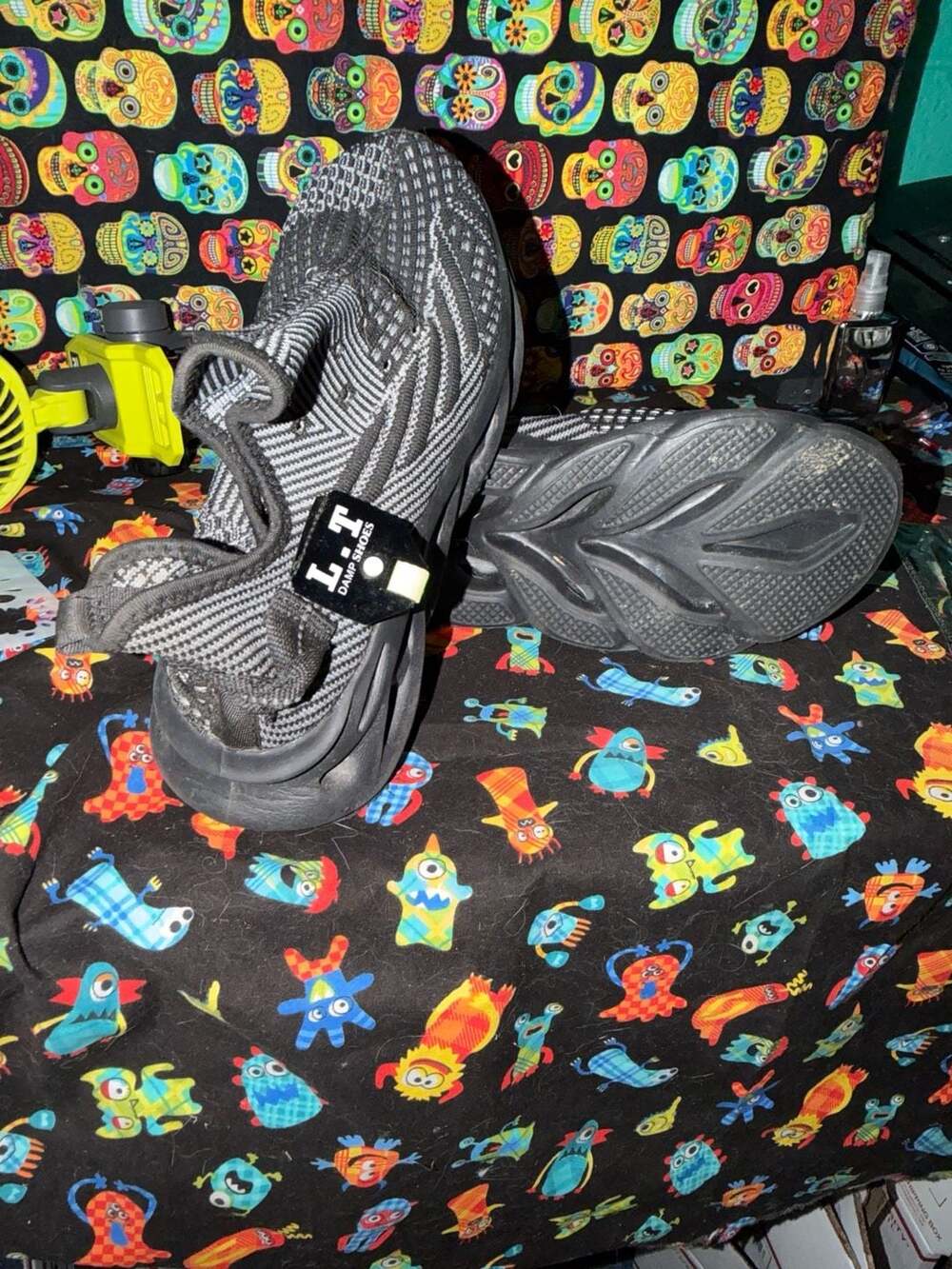 L.T Damp Shoes Black Grey Knit Slip-On Blade Sneakers Size 39 (S2)